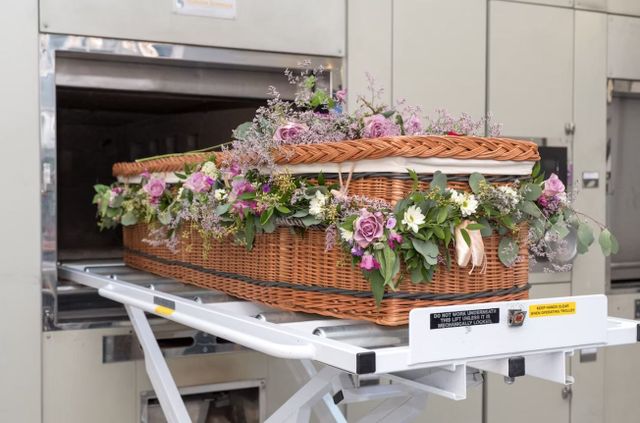 Why are Funeral Flowers So Expensive